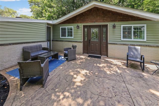 459 W Lake Drive, Edwardsville, IL 62025