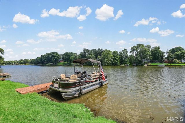 459 W Lake Drive, Edwardsville, IL 62025