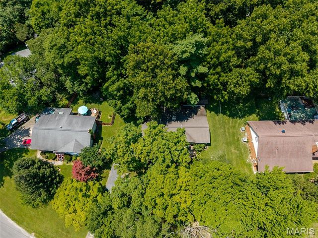 459 W Lake Drive, Edwardsville, IL 62025