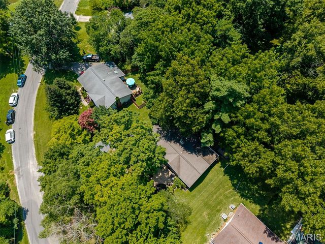 459 W Lake Drive, Edwardsville, IL 62025