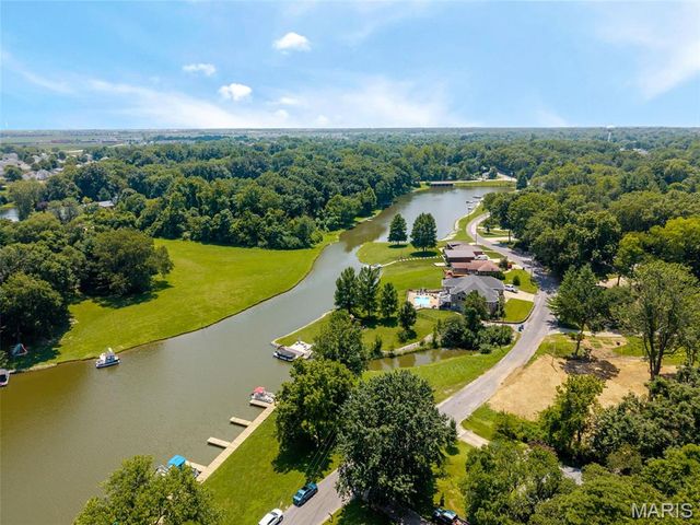 459 W Lake Drive, Edwardsville, IL 62025