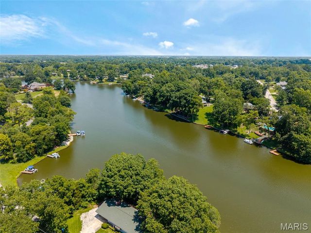 459 W Lake Drive, Edwardsville, IL 62025