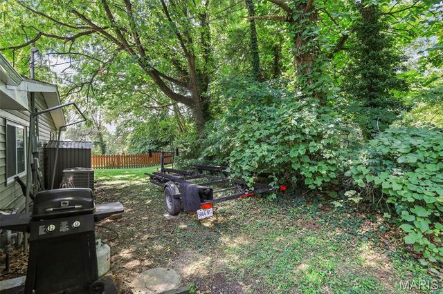 459 W Lake Drive, Edwardsville, IL 62025