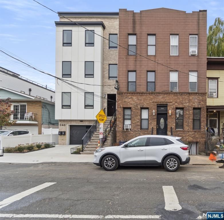 244 Webster Avenue 1R, Jersey City, NJ 07307