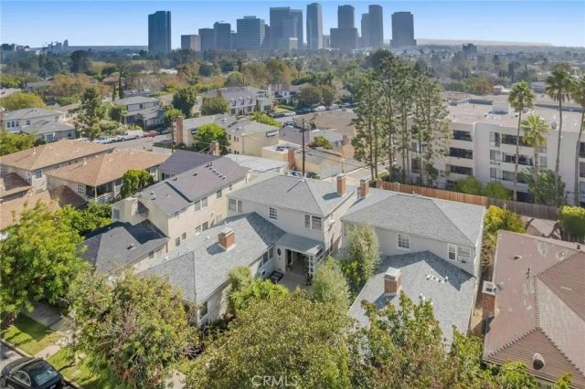 10372 Ashton Avenue, Los Angeles, CA 90024