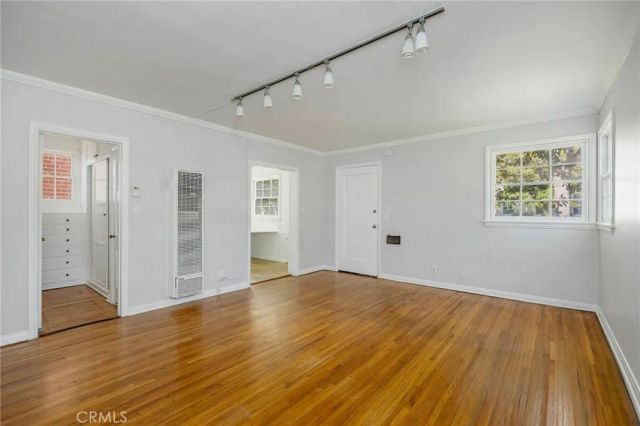 10372 Ashton Avenue, Los Angeles, CA 90024