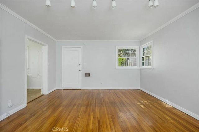 10372 Ashton Avenue, Los Angeles, CA 90024