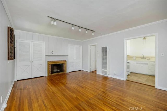 10372 Ashton Avenue, Los Angeles, CA 90024