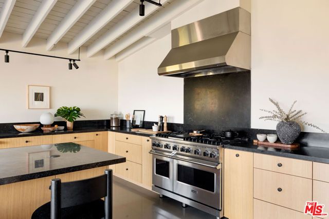 8559 Edwin Drive, Los Angeles, CA 90046