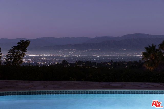 8559 Edwin Drive, Los Angeles, CA 90046