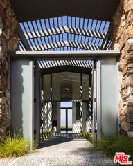 8559 Edwin Drive, Los Angeles, CA 90046