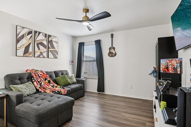 219 Chimney Rock Drive, Waxahachie, TX 75167