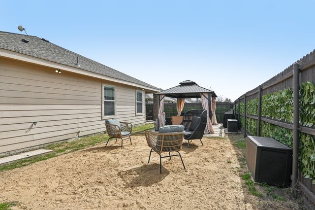 219 Chimney Rock Drive, Waxahachie, TX 75167