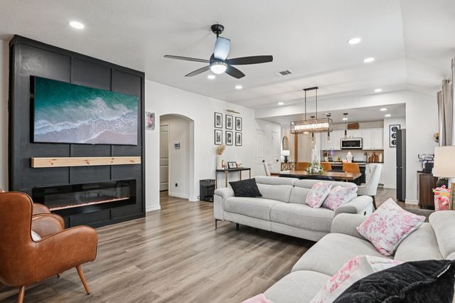 219 Chimney Rock Drive, Waxahachie, TX 75167