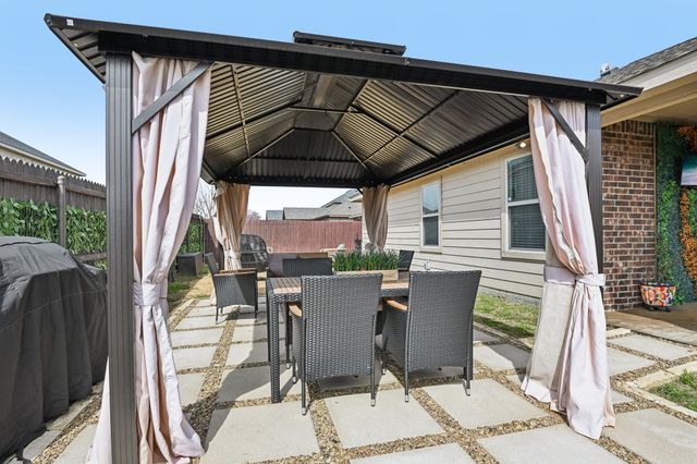 219 Chimney Rock Drive, Waxahachie, TX 75167