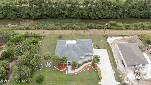 274 Lagoon Street SW, Palm Bay, FL 32908