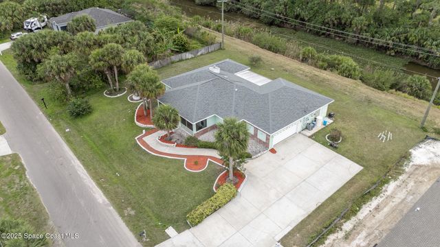 274 Lagoon Street SW, Palm Bay, FL 32908