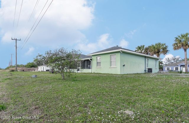 274 Lagoon Street SW, Palm Bay, FL 32908
