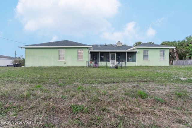 274 Lagoon Street SW, Palm Bay, FL 32908