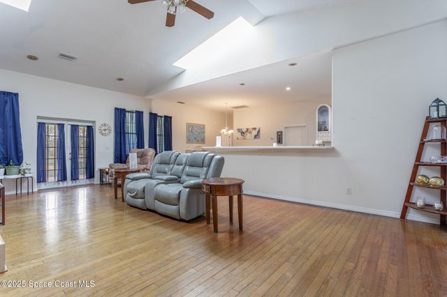 274 Lagoon Street SW, Palm Bay, FL 32908