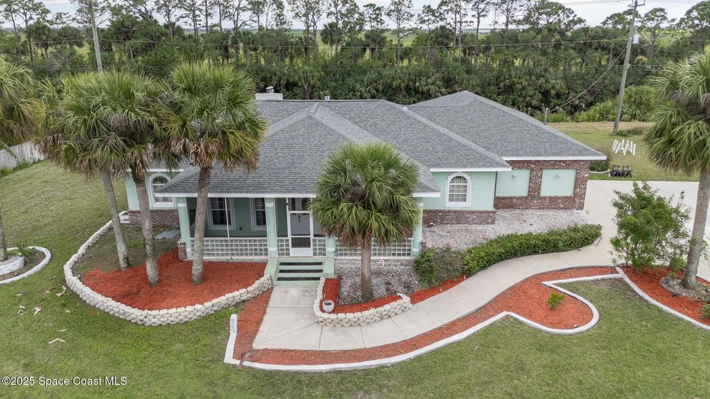 274 Lagoon Street SW, Palm Bay, FL 32908