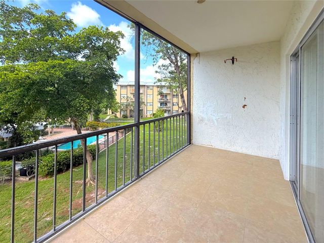 6301 N Falls Cir Drive 303, Lauderhill, FL 33319