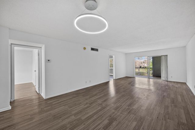 6301 N Falls Cir Drive 303, Lauderhill, FL 33319