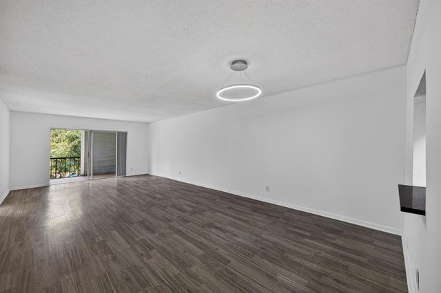 6301 N Falls Cir Drive 303, Lauderhill, FL 33319