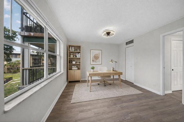 6301 N Falls Cir Drive 303, Lauderhill, FL 33319