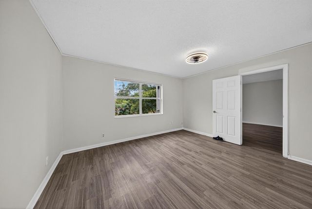 6301 N Falls Cir Drive 303, Lauderhill, FL 33319