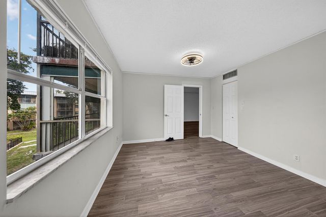 6301 N Falls Cir Drive 303, Lauderhill, FL 33319