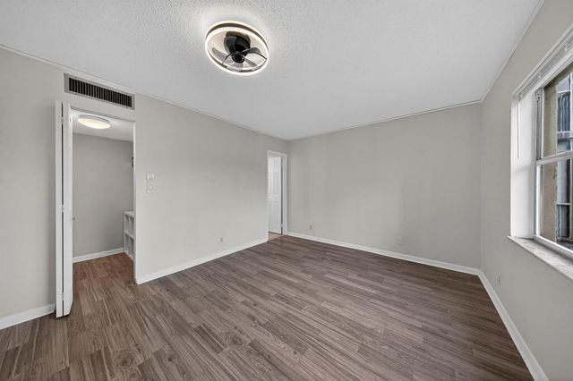 6301 N Falls Cir Drive 303, Lauderhill, FL 33319