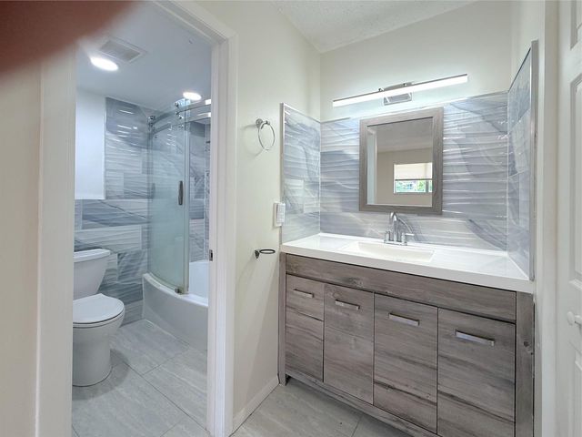 6301 N Falls Cir Drive 303, Lauderhill, FL 33319