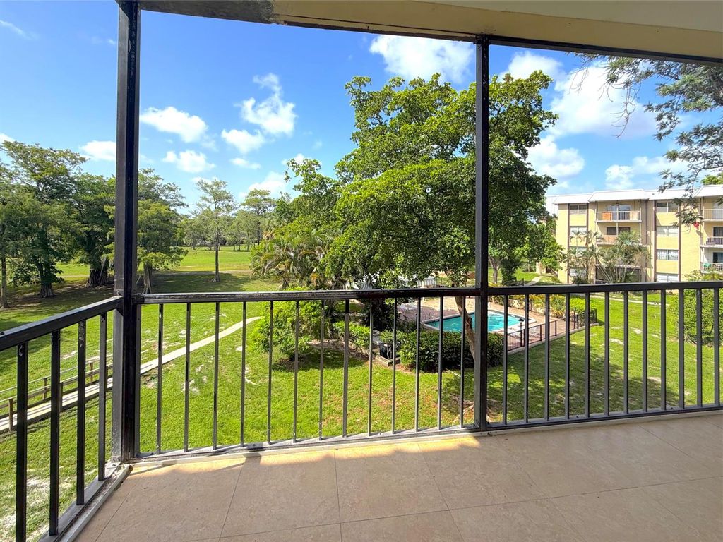 6301 N Falls Cir Drive 303, Lauderhill, FL 33319