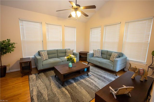 3172 S Stonebridge DR, Norfolk, VA 23504