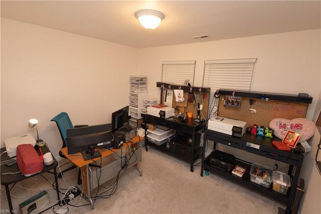 3172 S Stonebridge DR, Norfolk, VA 23504