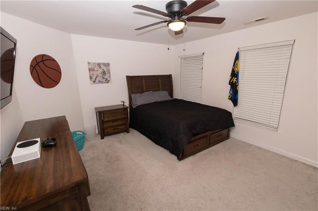 3172 S Stonebridge DR, Norfolk, VA 23504