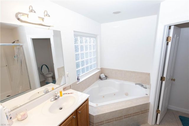 3172 S Stonebridge DR, Norfolk, VA 23504