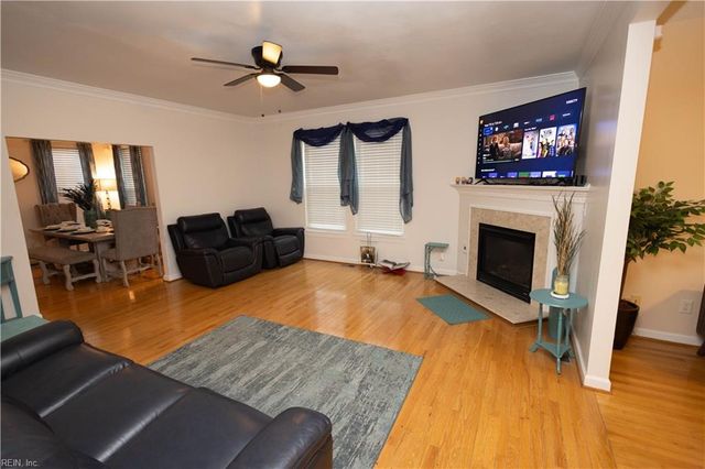 3172 S Stonebridge DR, Norfolk, VA 23504