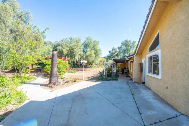 2715 S Centre City Parkway, Escondido, CA 92025