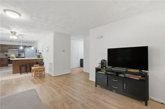 471 Richneck RD, Newport News, VA 23608