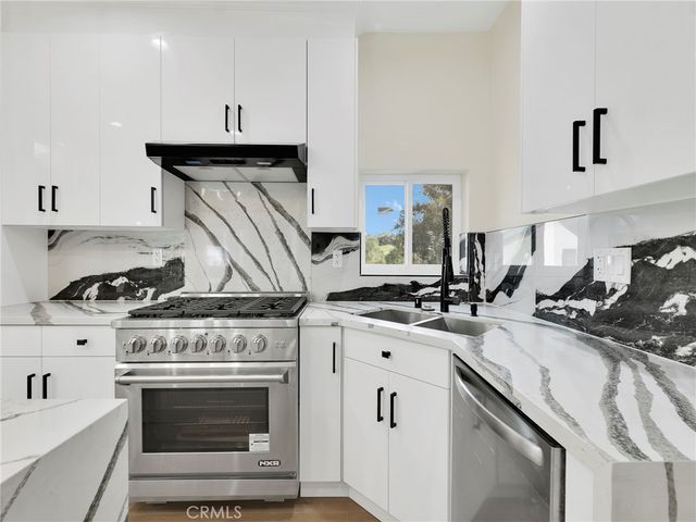 4530 4532 Ensenada, Woodland Hills, CA 91364