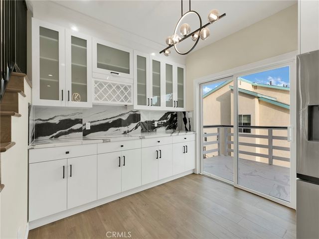 4530 4532 Ensenada, Woodland Hills, CA 91364