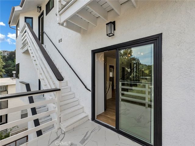 4530 4532 Ensenada, Woodland Hills, CA 91364