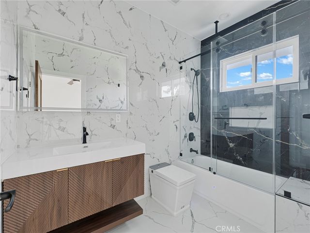 4530 4532 Ensenada, Woodland Hills, CA 91364