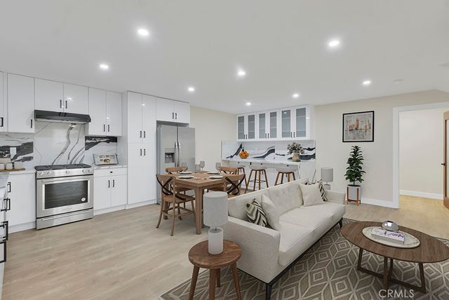 4530 4532 Ensenada, Woodland Hills, CA 91364