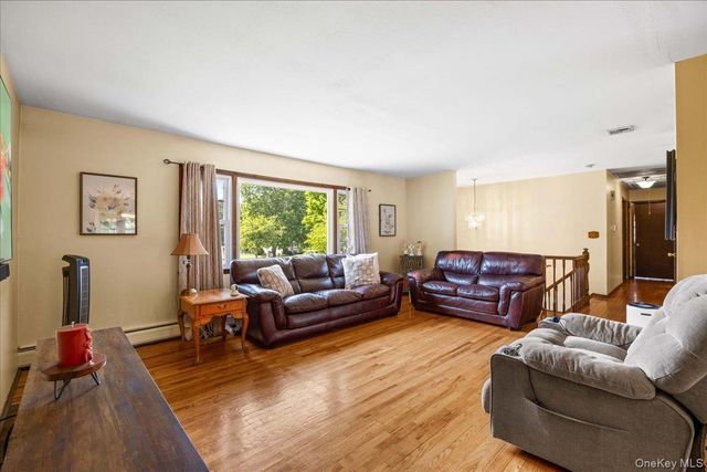 19 Bradner Drive, Warwick, NY 10990
