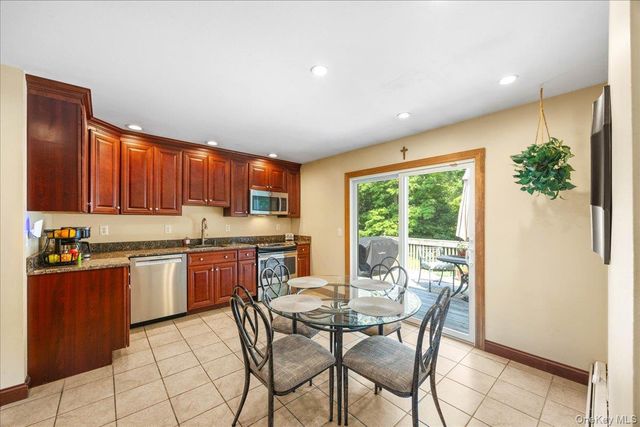 19 Bradner Drive, Warwick, NY 10990