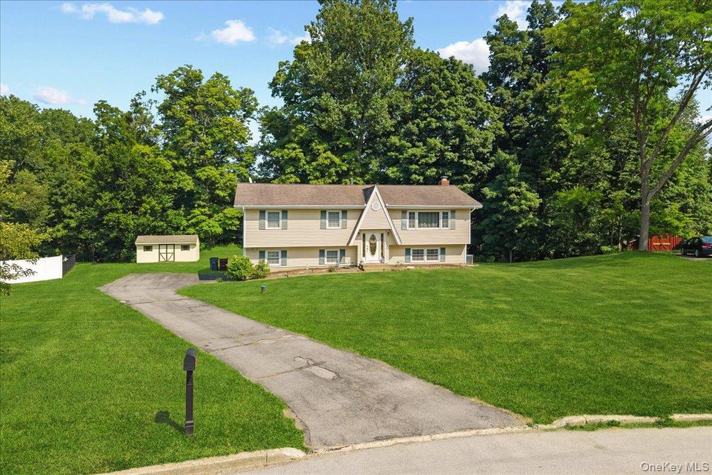 19 Bradner Drive, Warwick, NY 10990