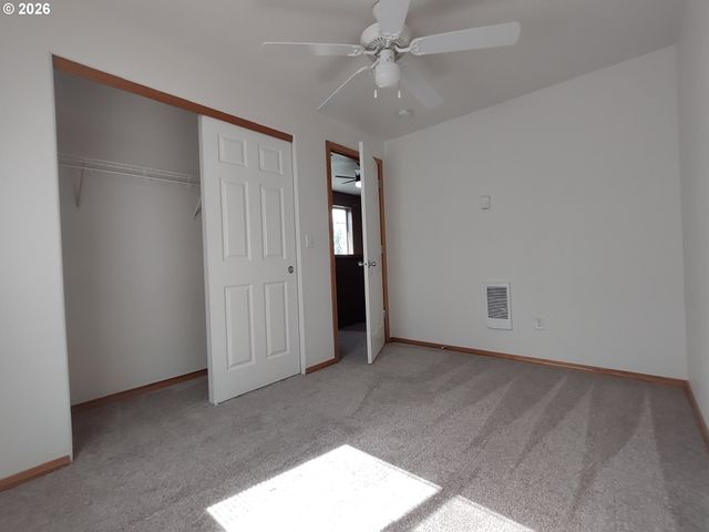 446 CORINNE Dr, Newberg, OR 97132